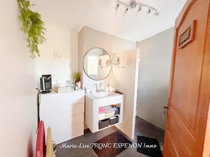 Maison - 210 m² - 8 pièces