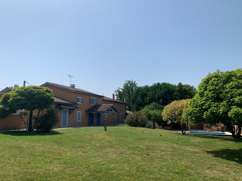 Maison - 221 m² - 7 pièces