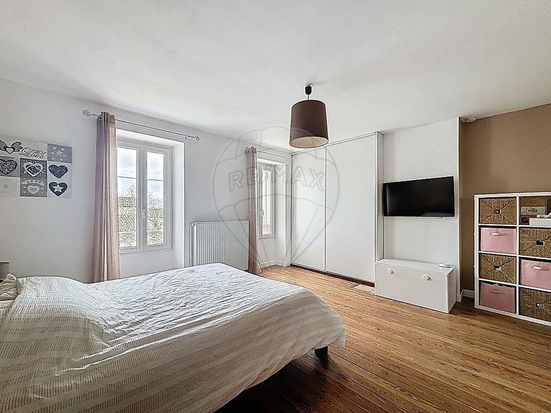 Maison - 224 m² - 7 pièces