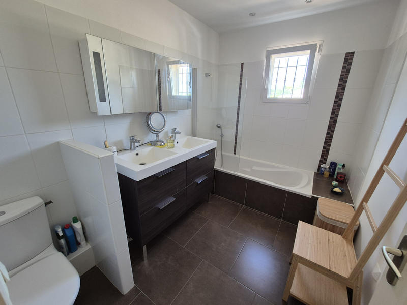 Maison - 250 m² - 11 pièces