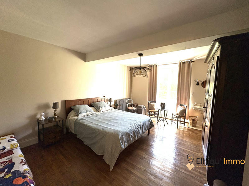 Maison ancienne - 248 m² - 8 pièces