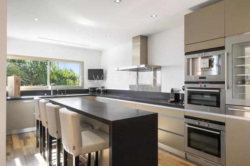 Villa - 291 m² - 7 pièces