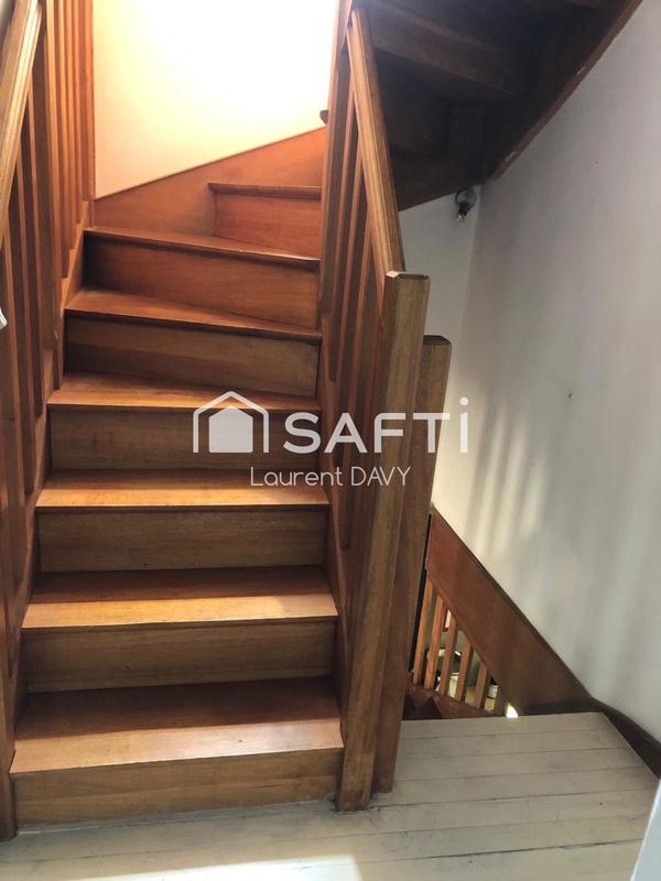 Maison - 99 m² - 5 pièces