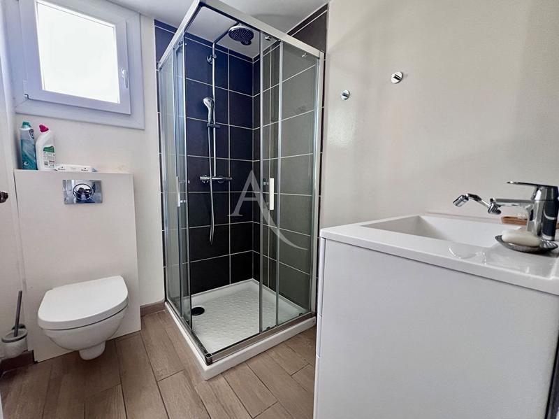 Maison - 192 m² - 7 pièces