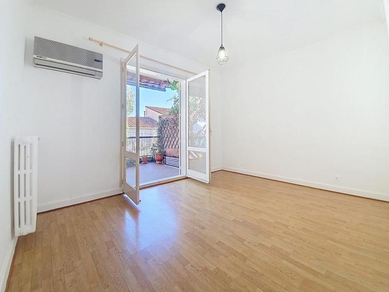 Maison - 223 m² - 9 pièces