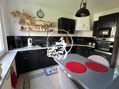 Appartement - 99 m² - 6 pièces