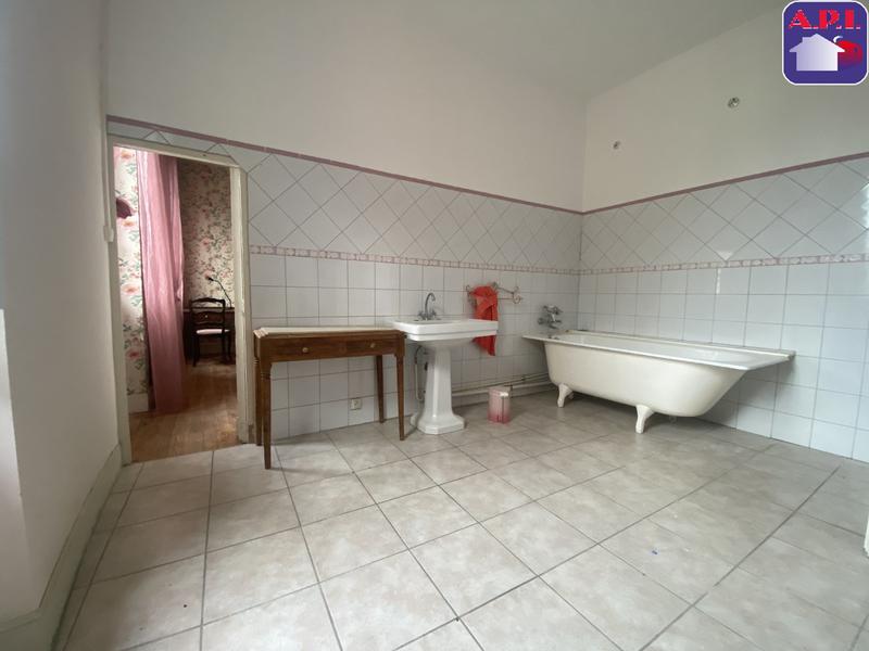 Maison - 250 m² - 8 pièces
