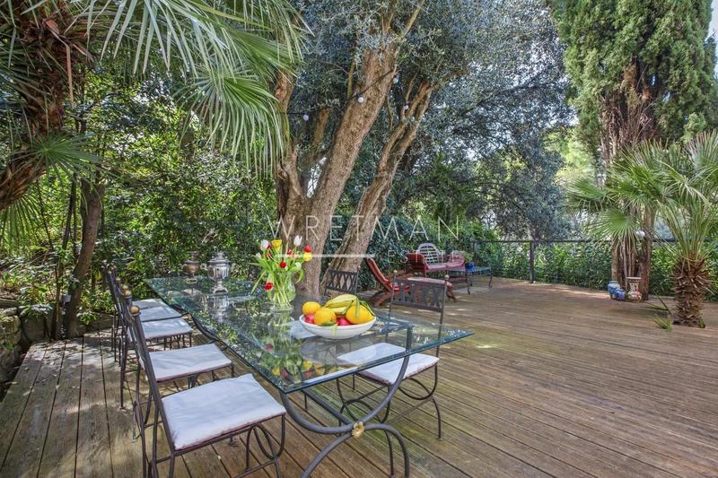 Villa - 233 m² - 6 pièces