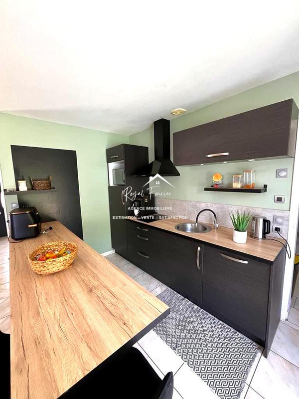 Maison - 151 m² - 8 pièces