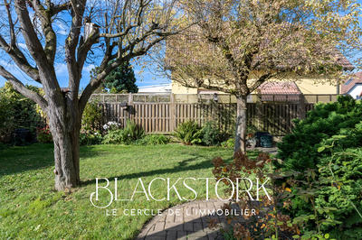 Maison - 202 m² - 6 pièces