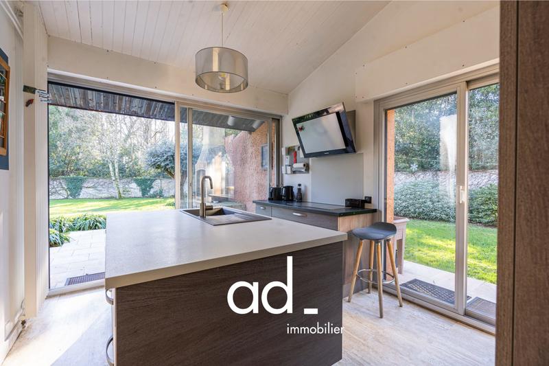 Villa - 220 m² - 5 pièces