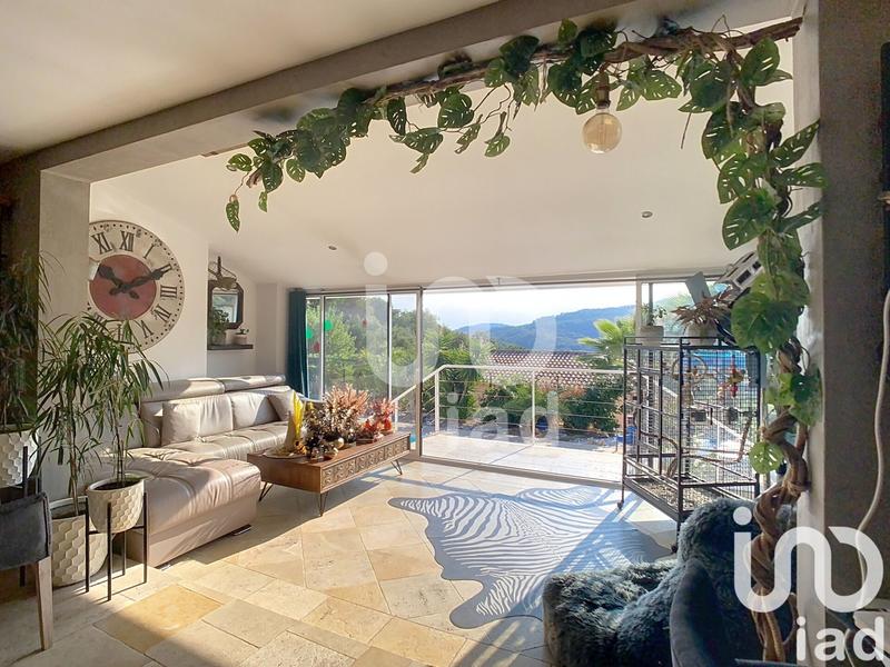 Maison - 200 m² - 7 pièces