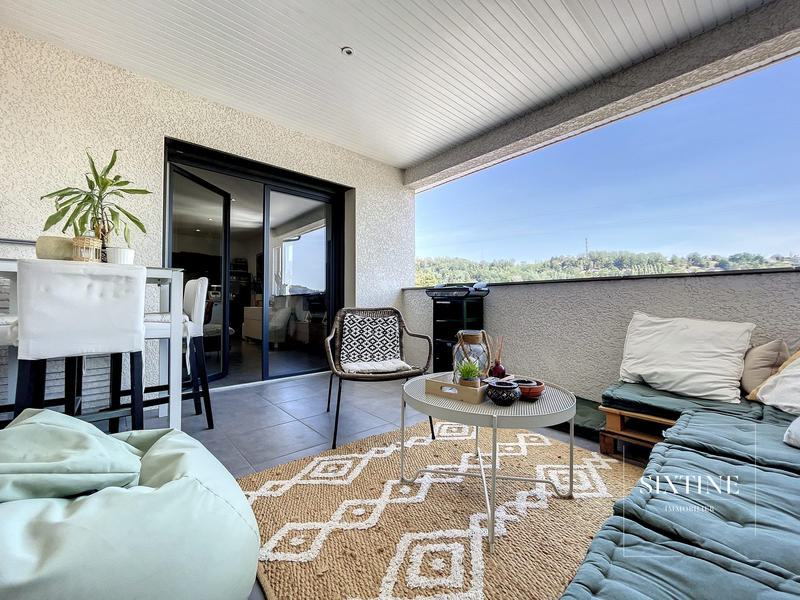 Appartement - 80 m² - 4 pièces