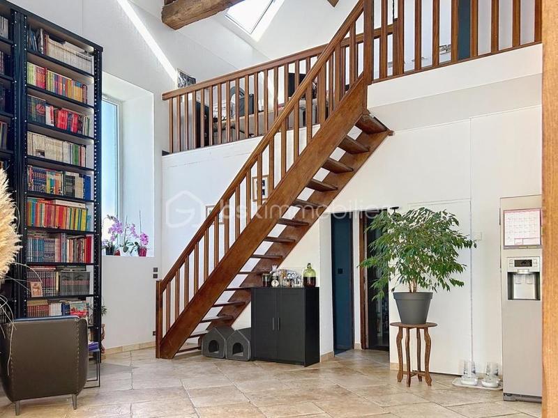 Demeure - 200 m² - 7 pièces