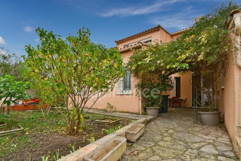 Villa - 130 m² - 5 pièces