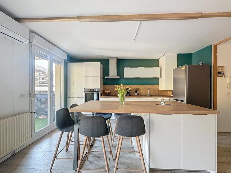 Appartement - 90 m² - 4 pièces