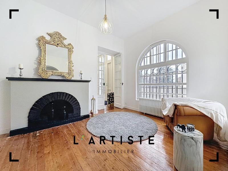 Château - 590 m² - 16 pièces