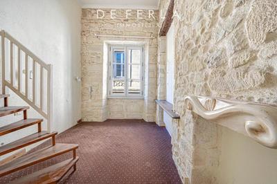 Appartement - 837 m² - 22 pièces