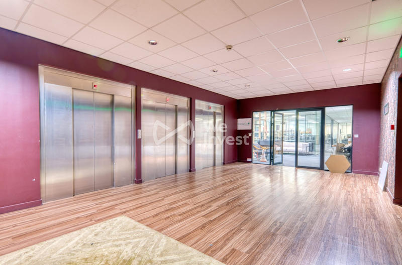 Bureau - 600 m²