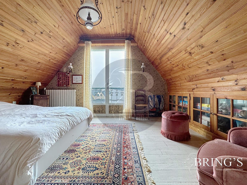 Maison traditionnelle - 130 m² - 6 pièces