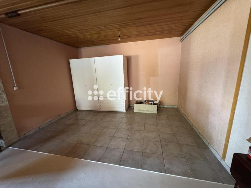 Maison - 230 m² - 8 pièces