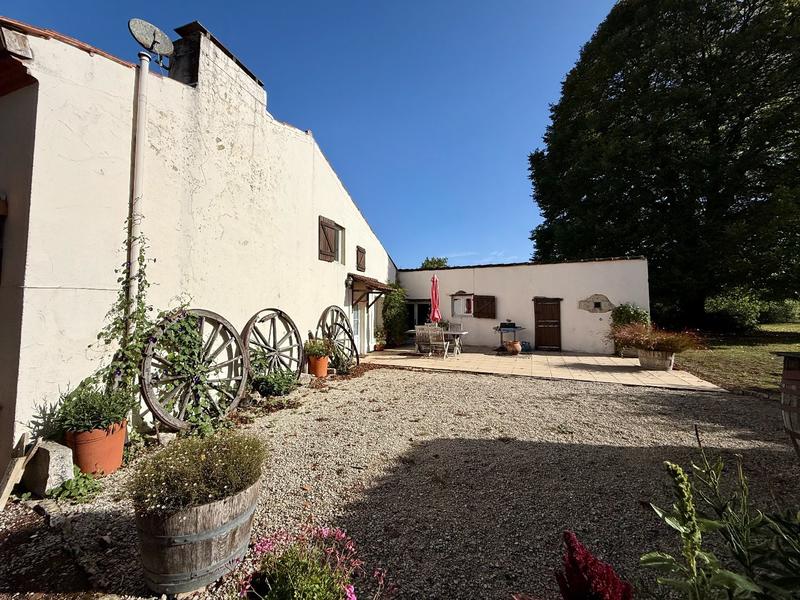 Maison - 324 m² - 14 pièces