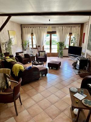 Maison - 300 m² - 9 pièces