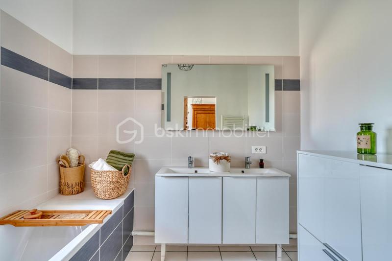 Appartement - 79 m² - 3 pièces