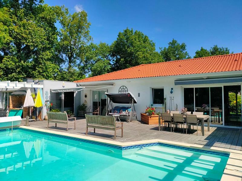 Maison - 208 m² - 8 pièces