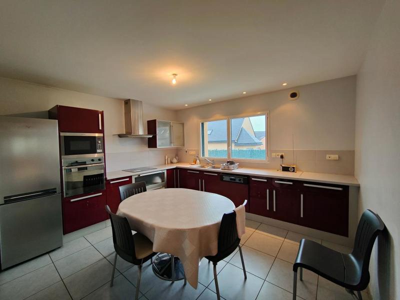 Maison - 210 m² - 6 pièces