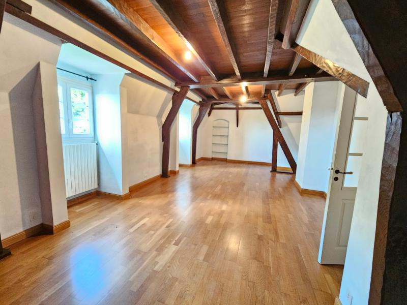 Maison - 245 m² - 7 pièces