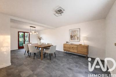 Maison - 165 m² - 8 pièces