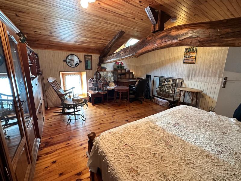 Maison traditionnelle - 90 m² - 5 pièces