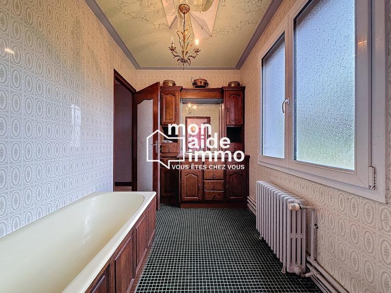 Maison - 250 m² - 7 pièces