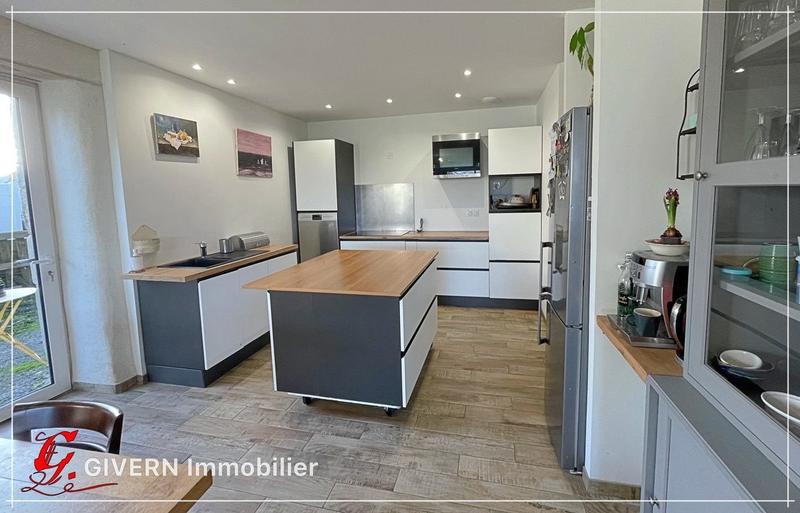 Maison ancienne - 192 m² - 7 pièces