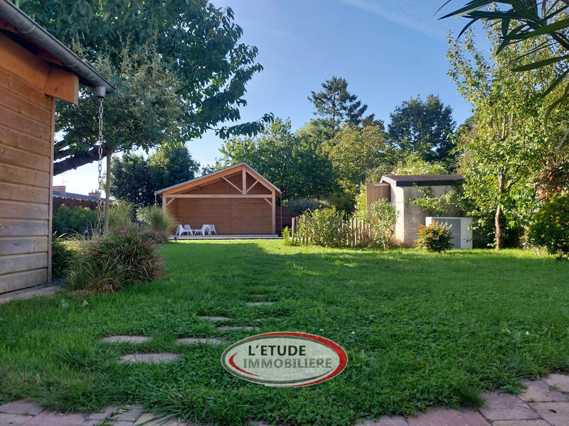 Maison - 250 m² - 7 pièces