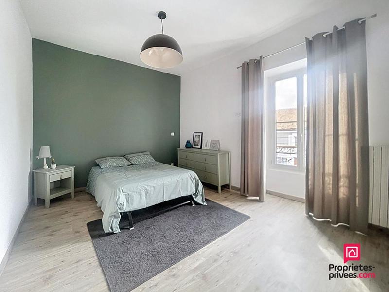 Maison - 185 m² - 7 pièces