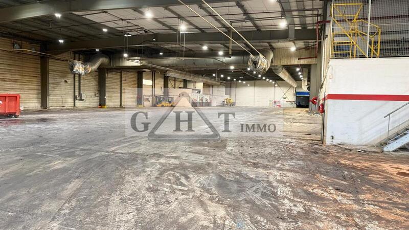Entrepôt - 7 663 m²