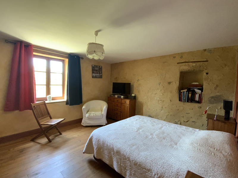 Maison - 800 m² - 5 pièces