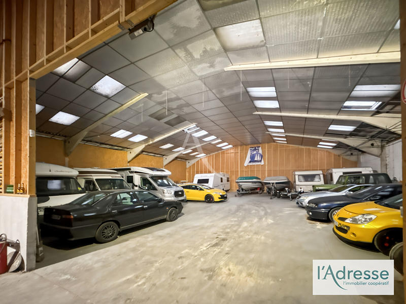 Local d'activité / Entrepôt - 2 000 m² - 5 pièces