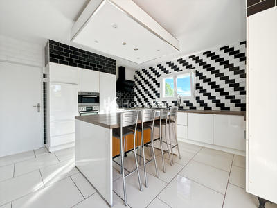 Maison - 150 m² - 5 pièces