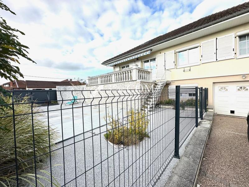 Maison - 100 m² - 6 pièces