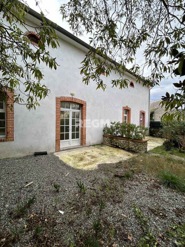 Propriété - 330 m² - 14 pièces