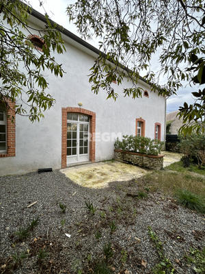 Propriété - 330 m² - 14 pièces