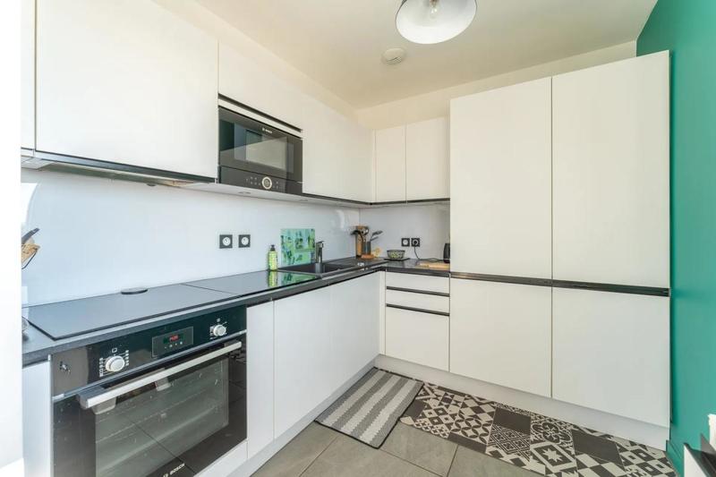 Appartement - 93 m² - 4 pièces