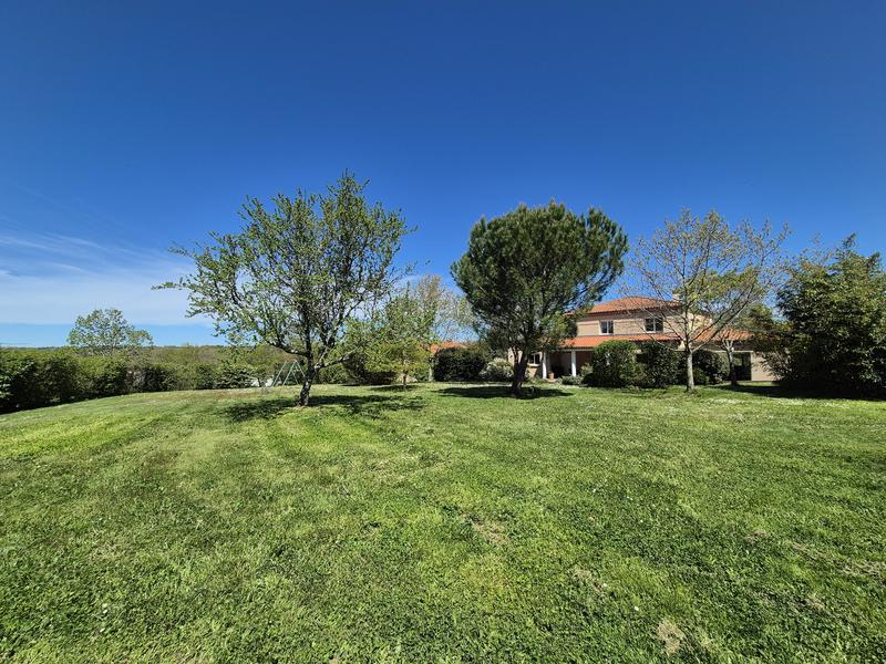 Maison d'architecte - 229 m² - 5 pièces