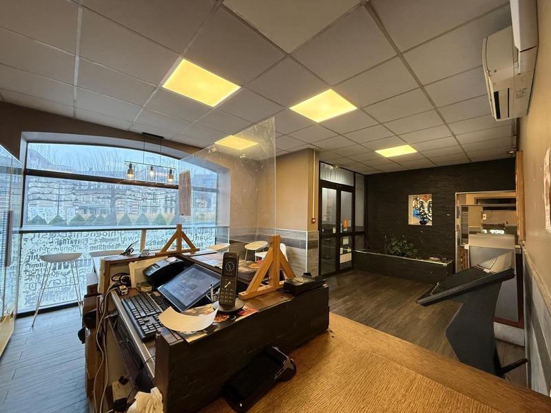 Local commercial - 100 m² - 2 pièces