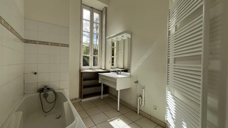 Appartement - 100 m² - 4 pièces