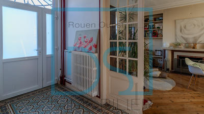 Maison - 180 m² - 9 pièces