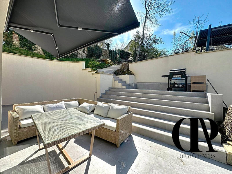 Villa - 185 m² - 6 pièces